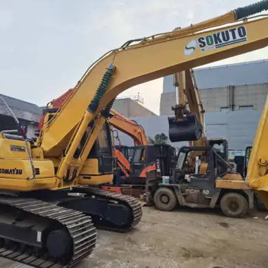 تصویر اجاره بیل مکانیکی زنجیری komatsu کوماتسو 220 200 155 با چکش هیدرولیکی ( پیکور )