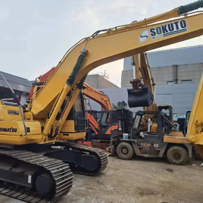 تصویر شاخص  اجاره بیل مکانیکی زنجیری komatsu کوماتسو 220 200 155 با چکش هیدرولیکی ( پیکور )