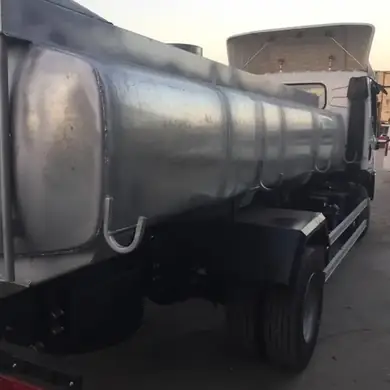 تصویر اجاره ی تانکر  برای آبرسانی در شرق تهران