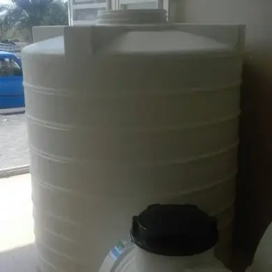 تصویر آبرسانی سریع و خانگی با تانکر دو هزار لیتری در تهران و کرج